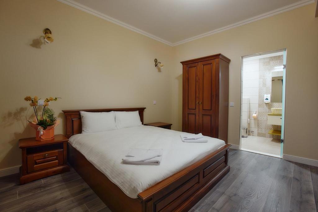 Hotel Imperium Botiz Eksteriør billede